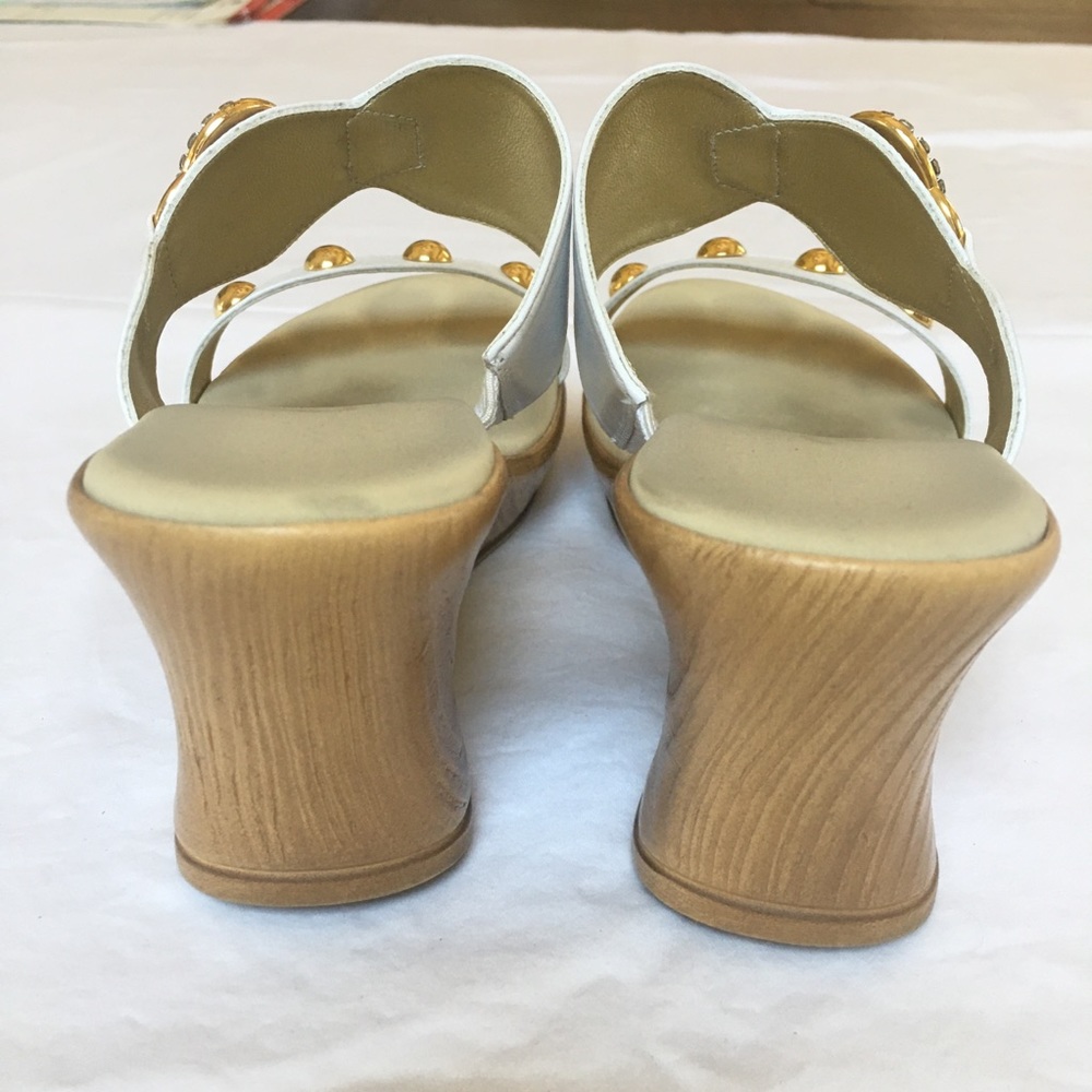 Onex “Tacey” White/Gold Mule, EUC Size 5 - Picture 5 of 7